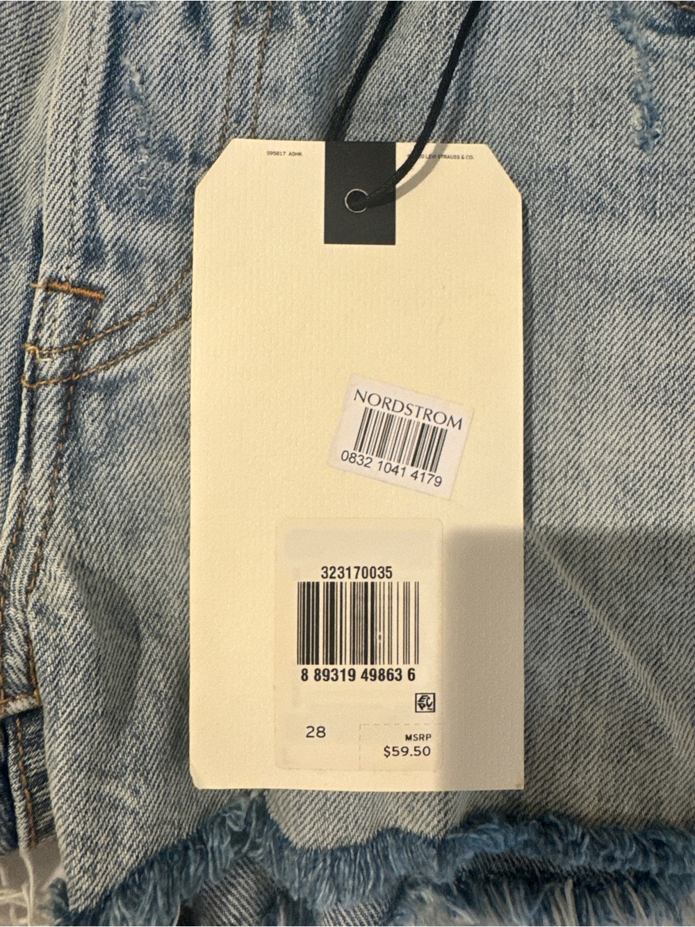 NWT Levi's 501 Light Blue Mid-Rise Denim Shorts - Picture 3 of 3
